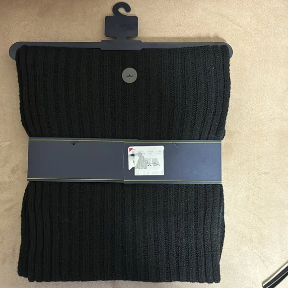 Polo Ralph Lauren Hat & Scarf set-35% wool -Black with white logo